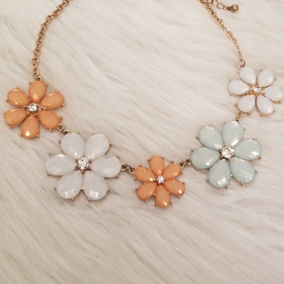 Statement Necklace - Picture 3 of 3